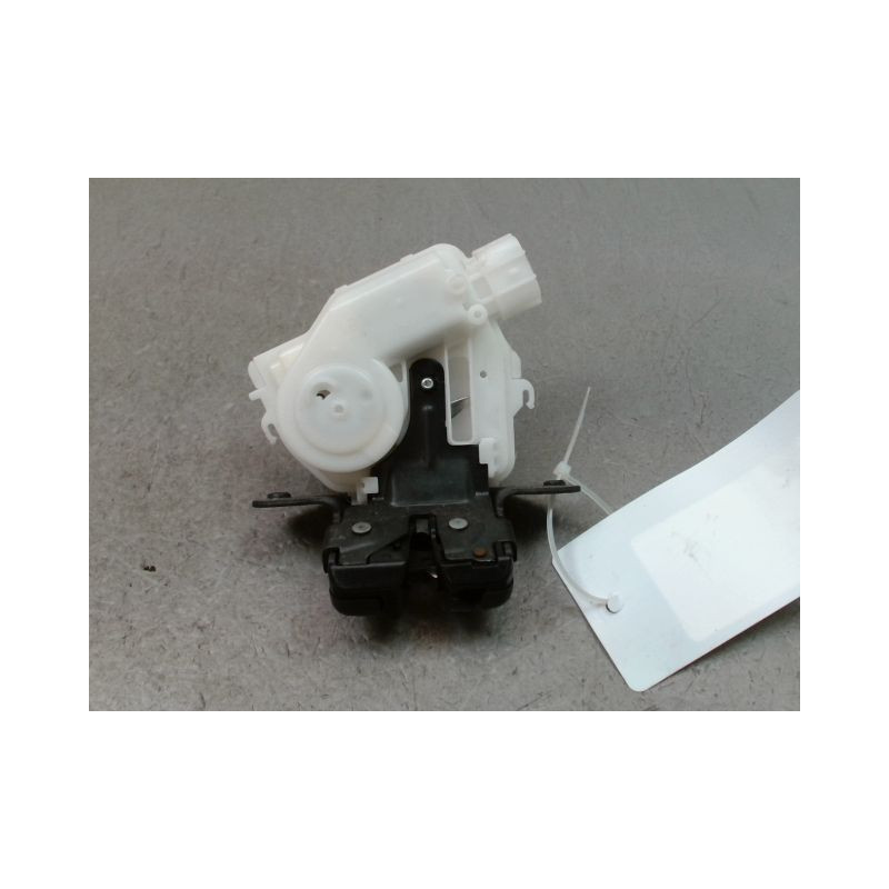 SERRURE HAYON  TOYOTA YARIS 2005-