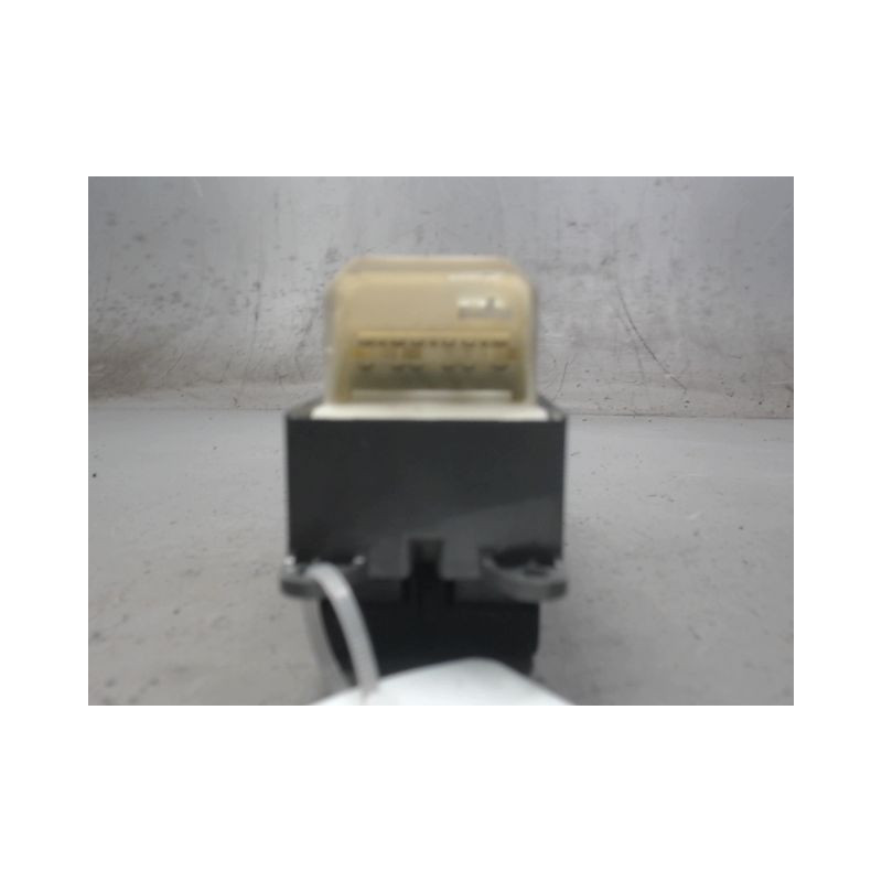 COMMANDE LEVE-GLACE PORTE AVG TOYOTA AURIS