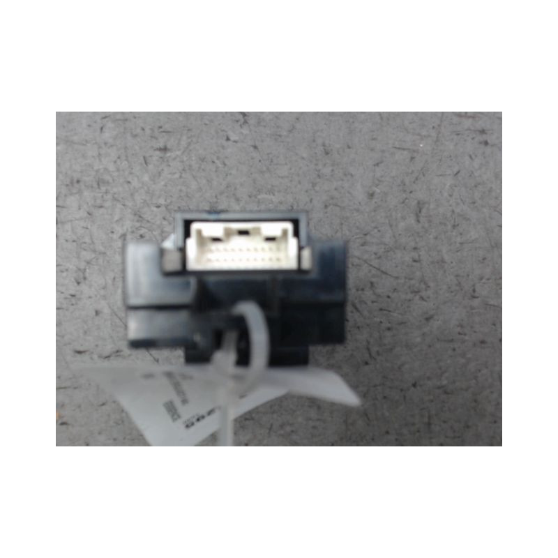 COMMANDE LEVE-GLACE PORTE AVG TOYOTA YARIS