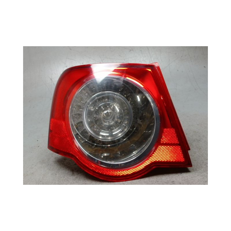FEU ARRIERE GAUCHE  VOLKSWAGEN PASSAT 2005-