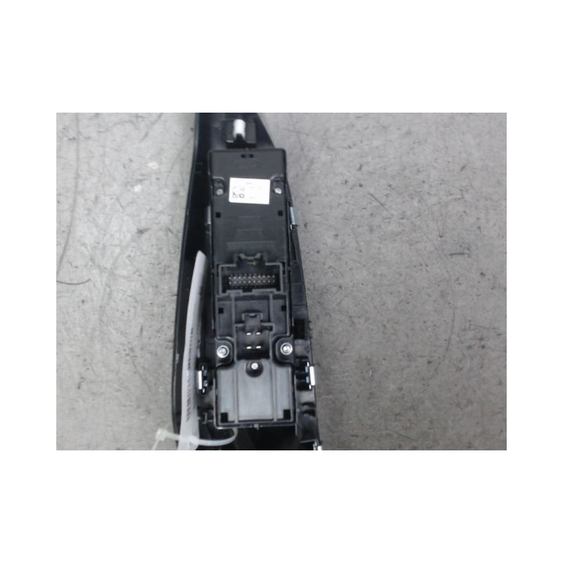 COMMANDE LEVE-GLACE PORTE AVG FORD FIESTA