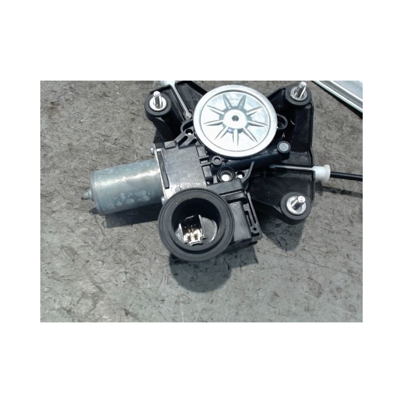 MECANISME+MOTEUR LEVE-GLACE AVANT DROIT TOYOTA YARIS CRO