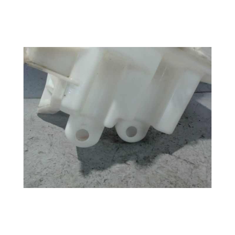 RESERVOIR LAVE-GLACE AVANT TOYOTA AURIS 2007-