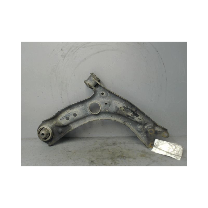 TRIANGLE INFERIEUR AVANT GAUCHE AUDI A3