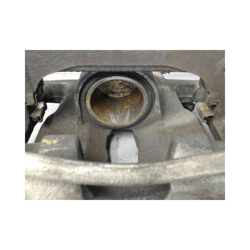 ETRIER DE FREIN AVANT GAUCHE PEUGEOT 308
