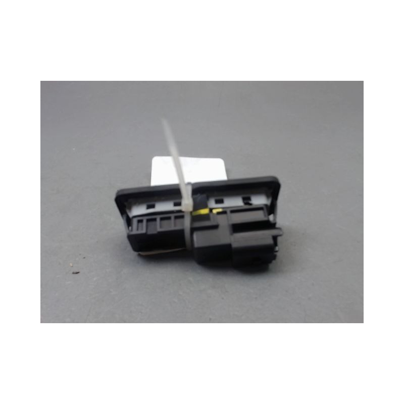 POIGNEE EXTERIEURE HAYON PEUGEOT 3008 2009-