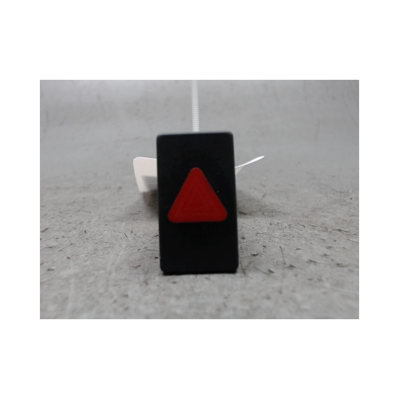 BOUTON DE WARNING VOLKSWAGEN JETTA