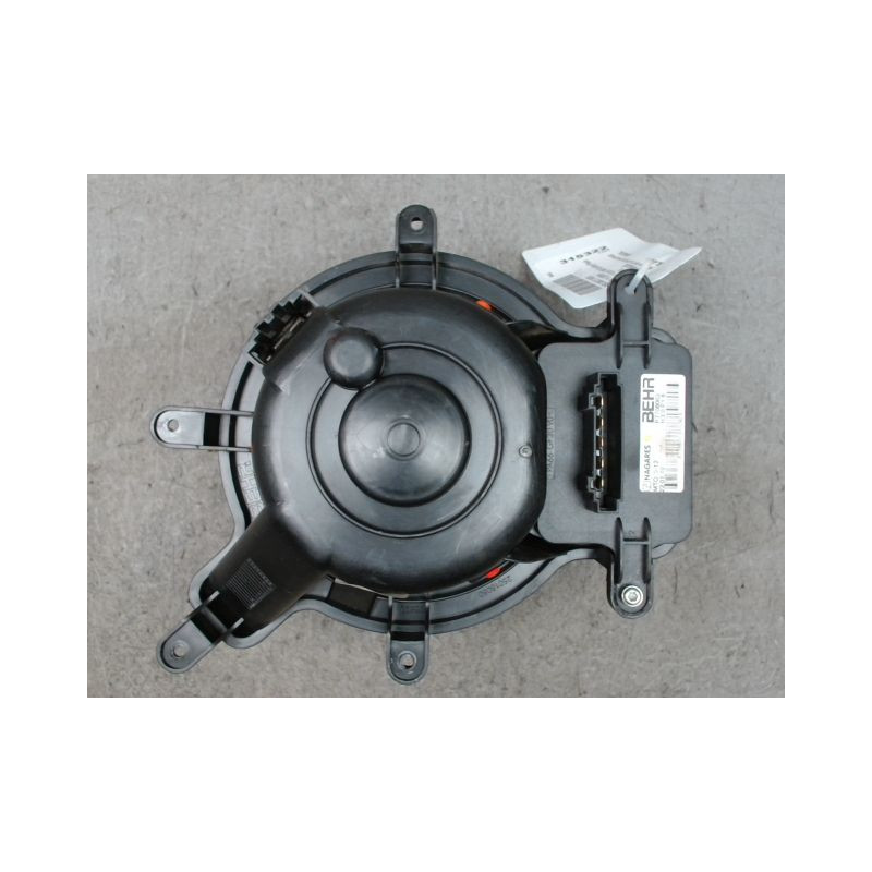 MOTEUR VENTILATEUR CHAUFFAGE PEUGEOT 5008 2009-