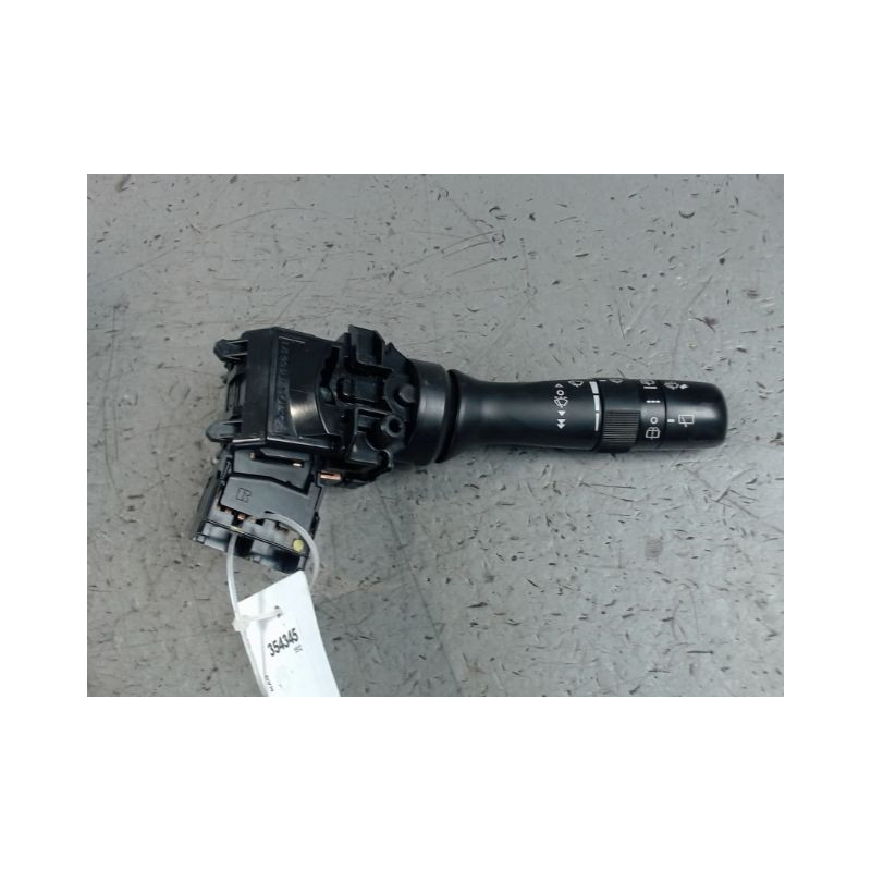COMMANDE ESSUIE GLACE TOYOTA AURIS 2007-