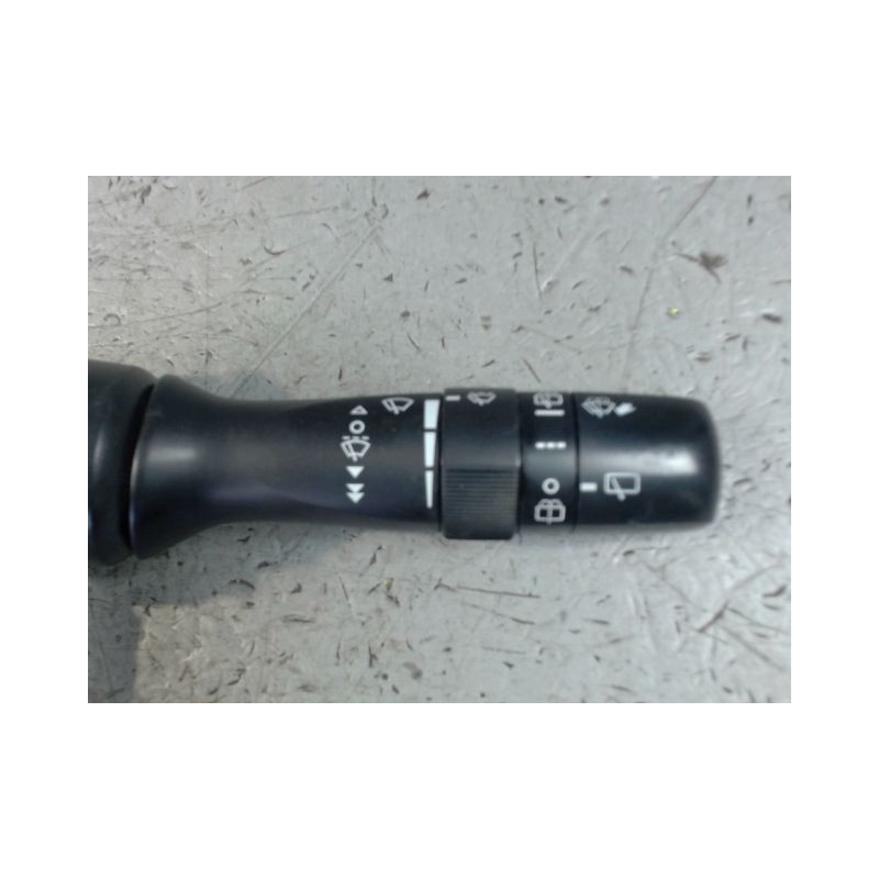 COMMANDE ESSUIE GLACE TOYOTA AURIS 2007-