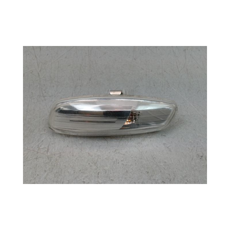 REPETITEUR RETROVISEUR GAUCHE PEUGEOT 207 2006-2013