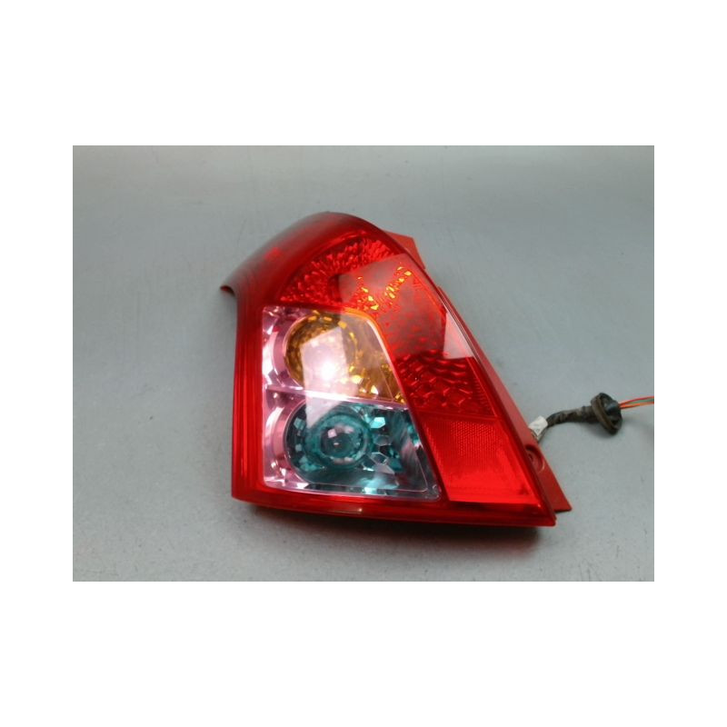 FEU ARRIERE GAUCHE  SUZUKI SWIFT III 2005-2011