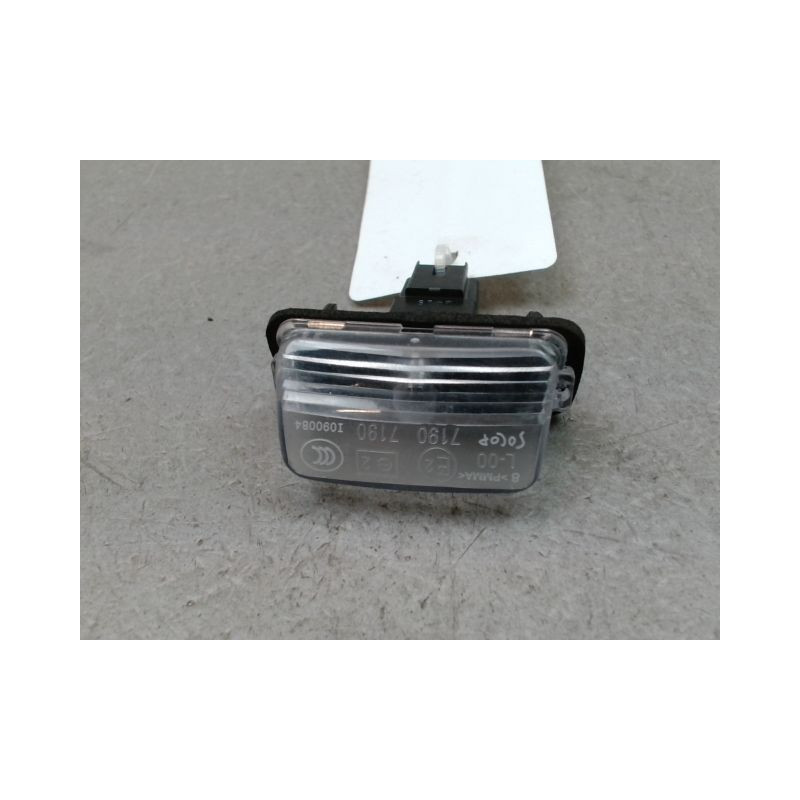 ECLAIREUR PLAQUE DE POLICE DROIT PEUGEOT 207 2006-2013
