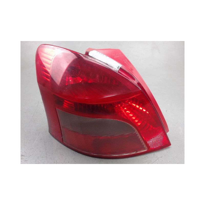 FEU ARRIERE GAUCHE  TOYOTA YARIS