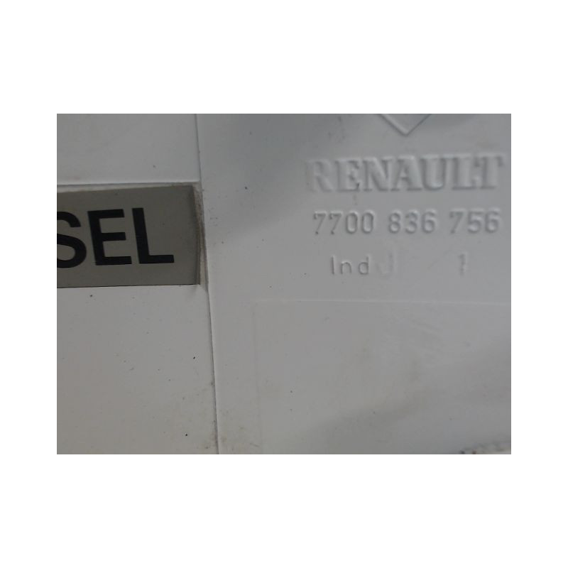 VOLET DE TRAPPE CARBURANT RENAULT CLIO