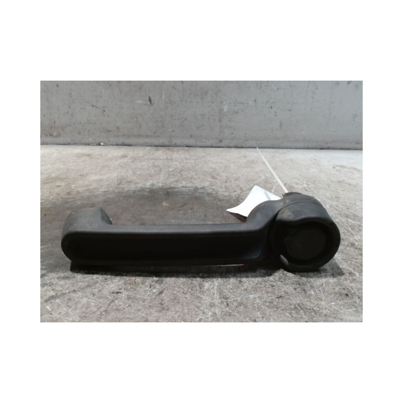 POIGNEE EXTERIEURE PORTE AVANT DROIT JEEP CHEROKEE 2004-