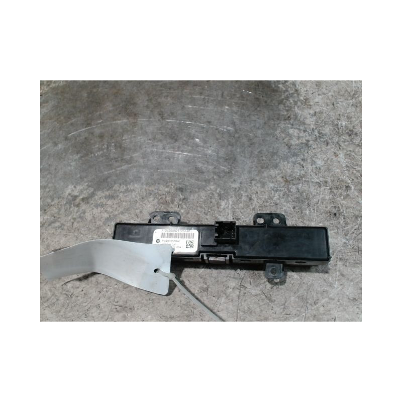 BOUTON DE WARNING JEEP CHEROKEE 2004-