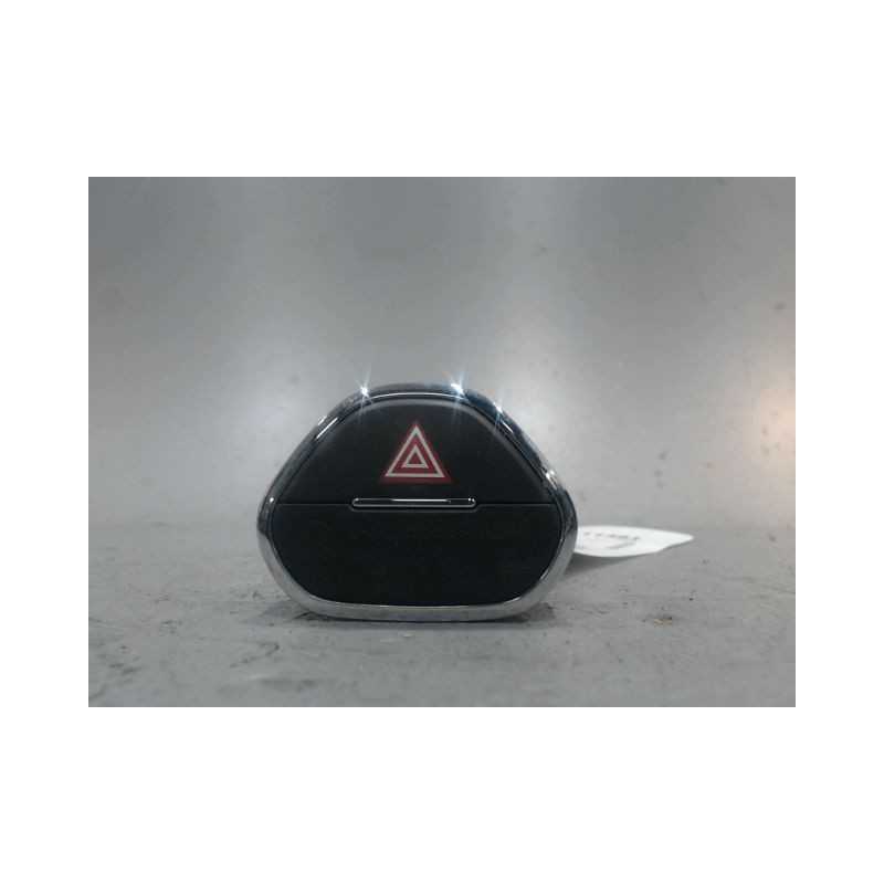 BOUTON DE WARNING OPEL CORSA