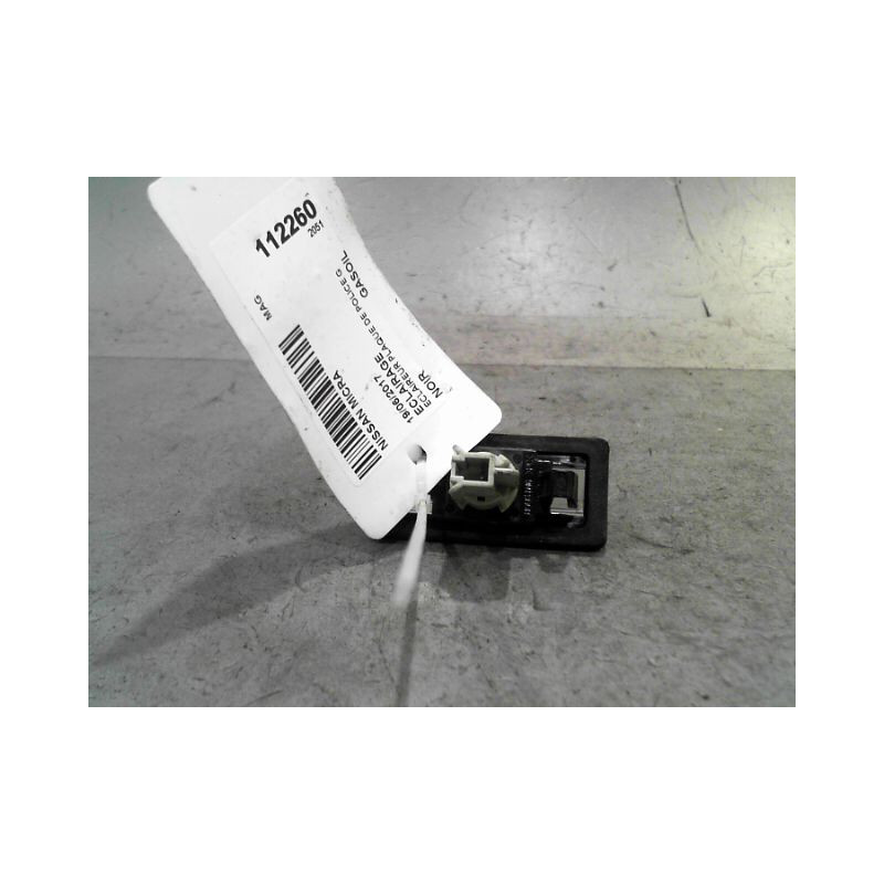 ECLAIREUR PLAQUE DE POLICE GAUCHE NISSAN MICRA