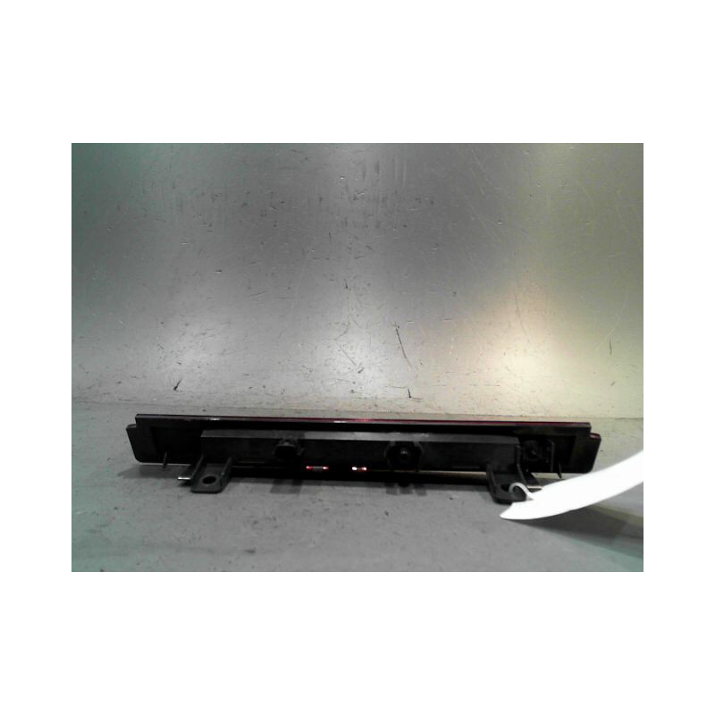 FEUX STOP SUPPLEMENTAIRE NISSAN MICRA