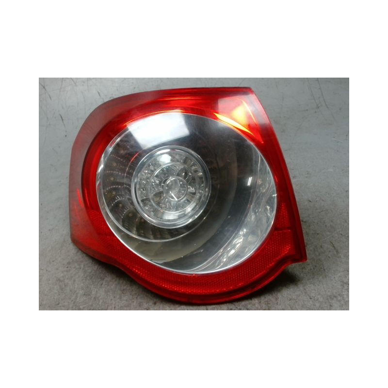 FEU ARRIERE GAUCHE  VOLKSWAGEN PASSAT SW 2005-