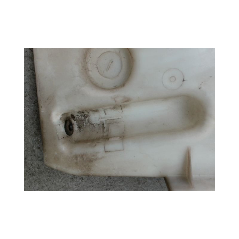RESERVOIR LAVE-GLACE AVANT VOLKSWAGEN GOLF V 2003-2009
