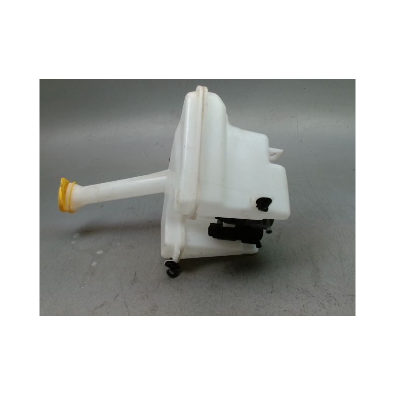RESERVOIR LAVE-GLACE AVANT TOYOTA YARIS II 2010-