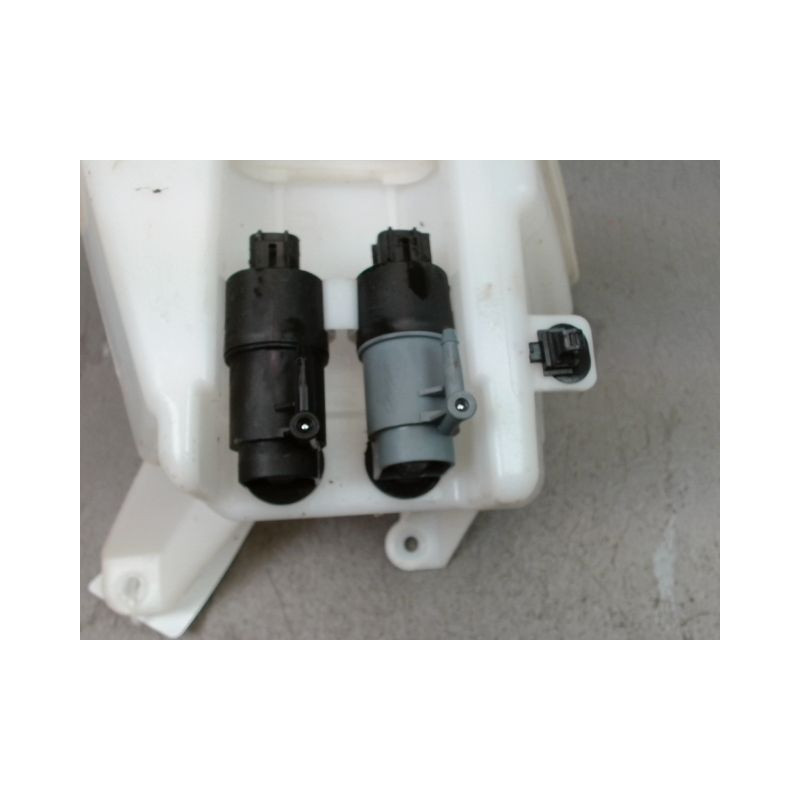 RESERVOIR LAVE-GLACE AVANT TOYOTA YARIS II 2010-