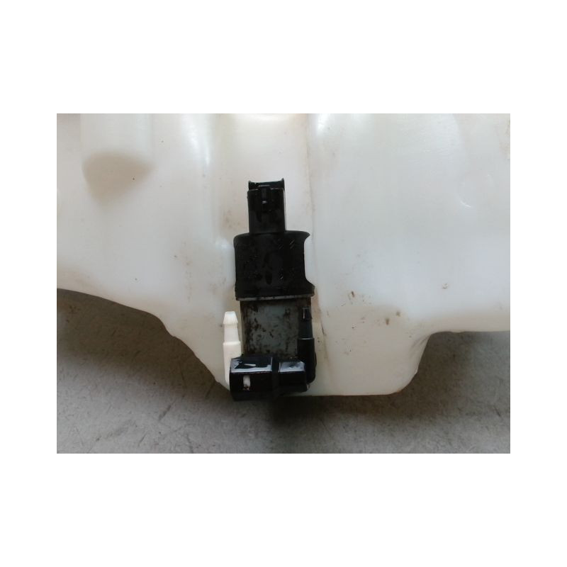 RESERVOIR LAVE-GLACE AVANT RENAULT CLIO CAMPUS II Phase 2 2009-2012