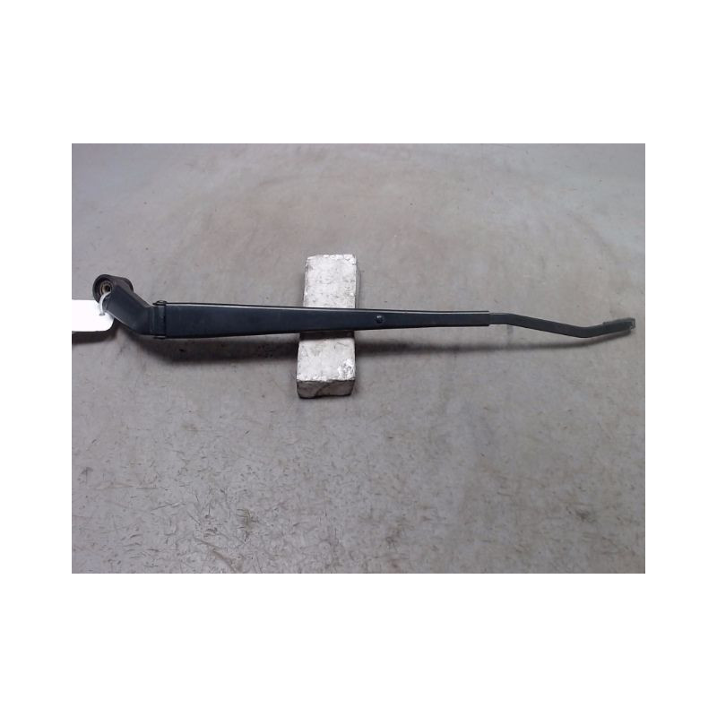 BRAS ESSUIE-GLACE AVANT GAUCHE DAIHATSU TREVIS