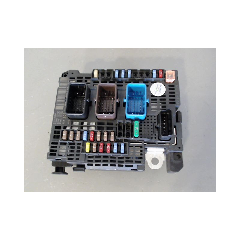 BOITE A FUSIBLES PEUGEOT 3008 2009-