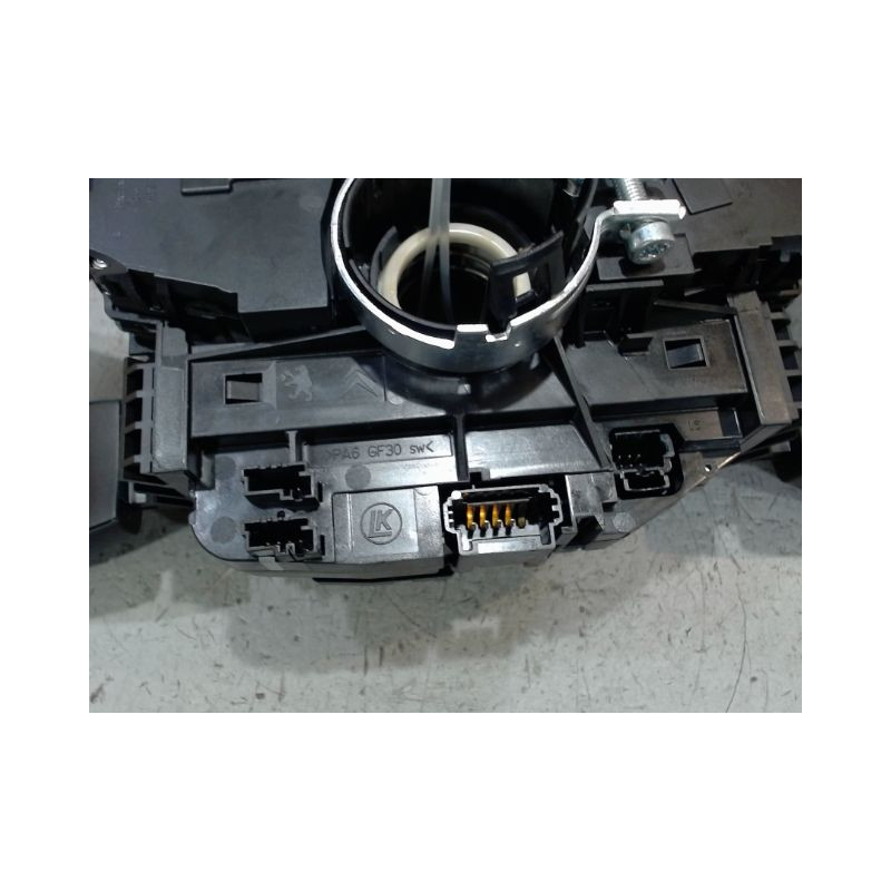 BLOC COMMODOS PEUGEOT 5008