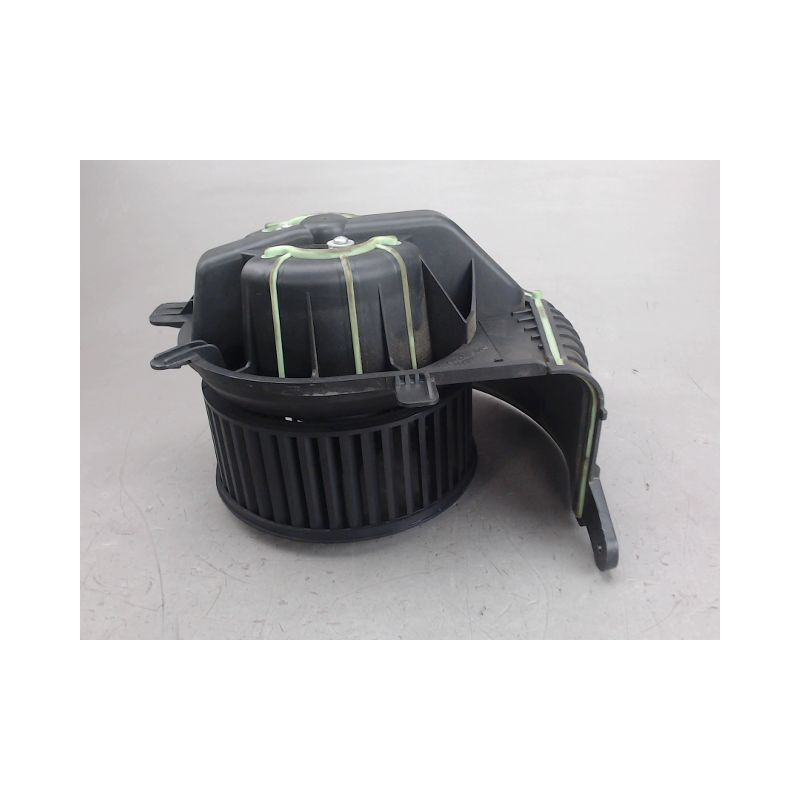 MOTEUR VENTILATEUR CHAUFFAGE RENAULT MEGANE