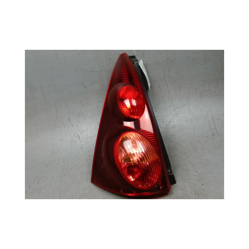 FEU ARRIERE GAUCHE  PEUGEOT 107 5P