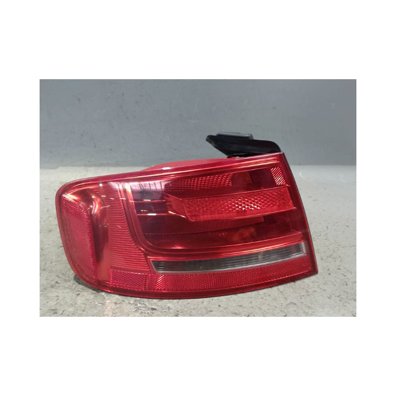 FEU ARRIERE GAUCHE  AUDI A4 2008-