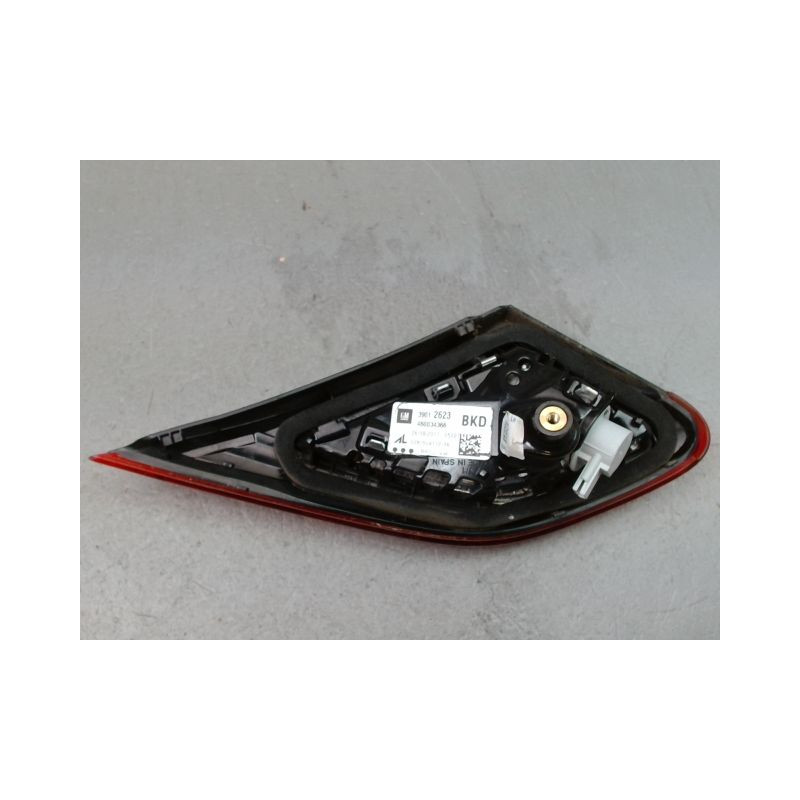 FEU ARRIERE INTERIEUR GAUCHE OPEL CORSA 2010-