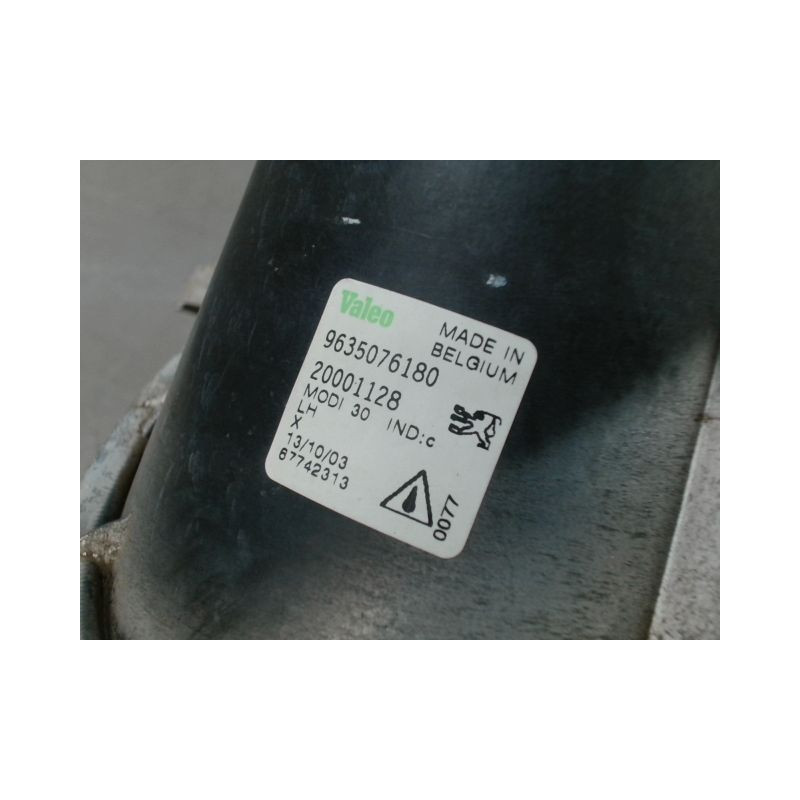 PHARE ANTIBROUILLARD AVANT GAUCHE PEUGEOT 206