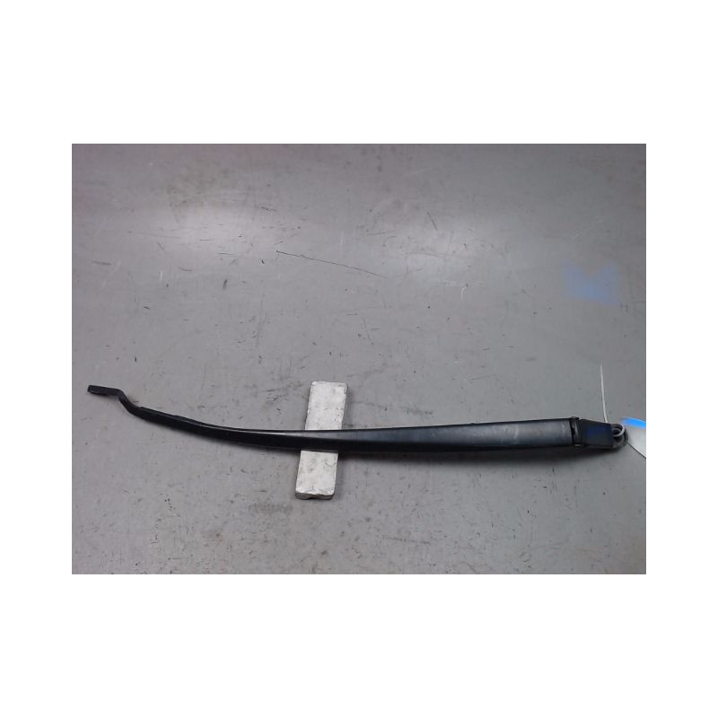 BRAS ESSUIE-GLACE AVANT DROIT TOYOTA VERSO 2010-