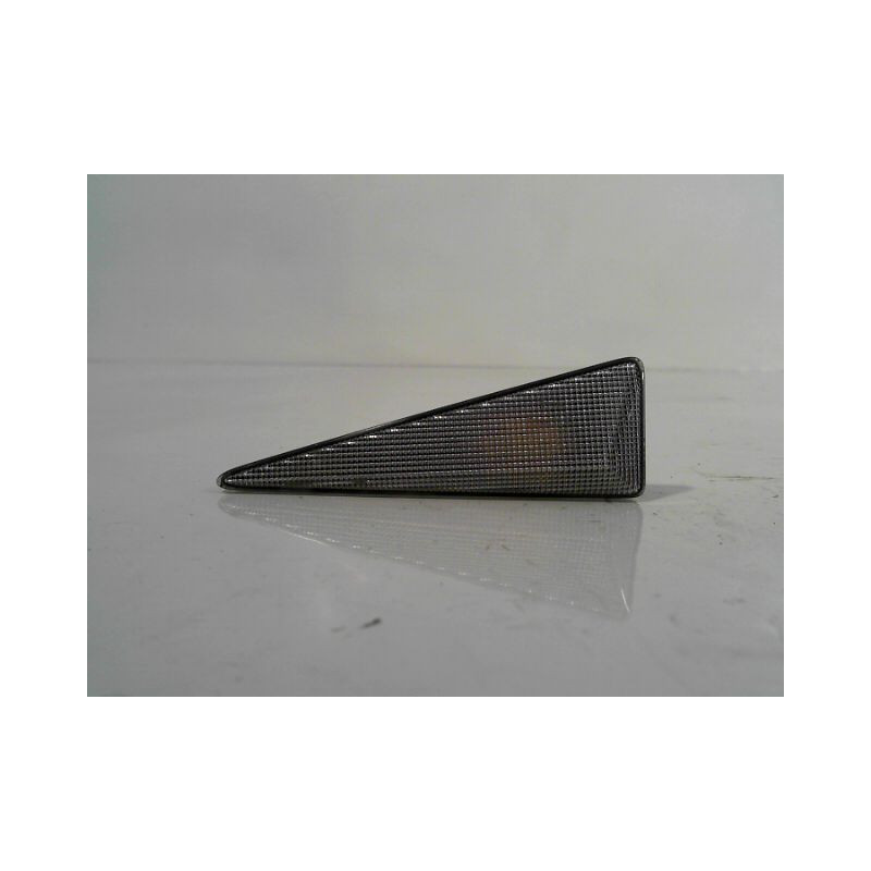 REPETITEUR AILE DROIT RENAULT SCENIC II PH.1 03-06