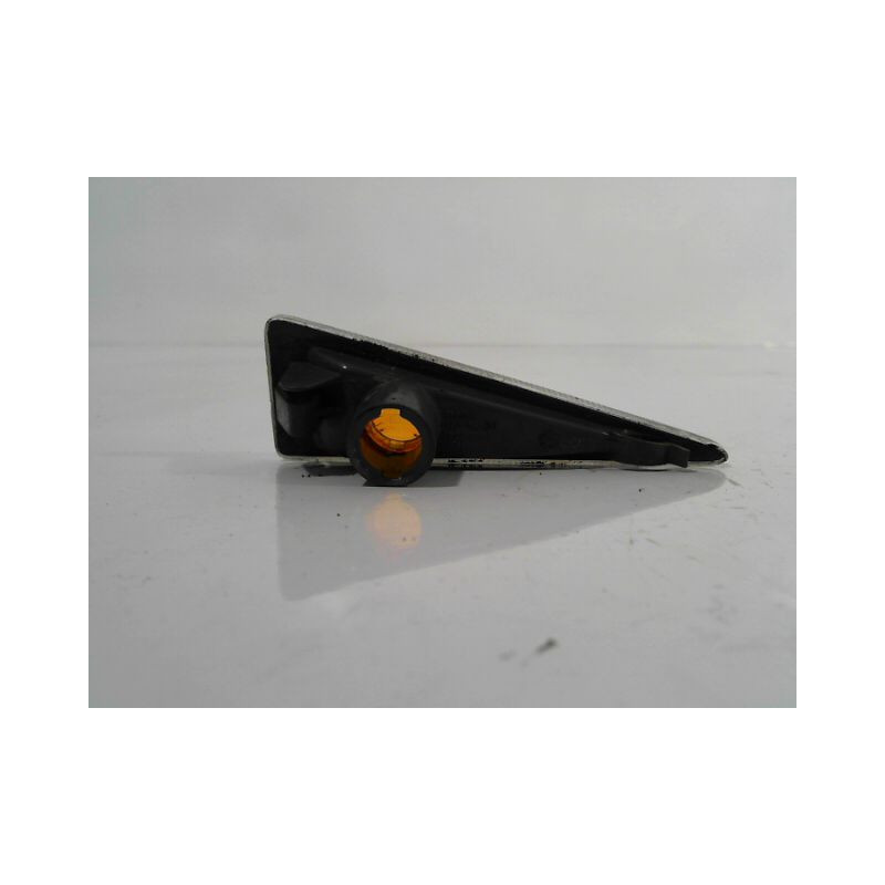 REPETITEUR AILE DROIT RENAULT SCENIC II PH.1 03-06
