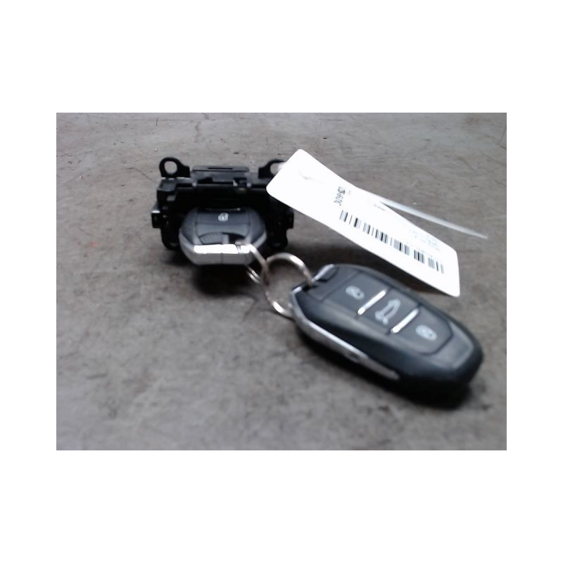 LECTEUR DE CARTE CITROEN C4