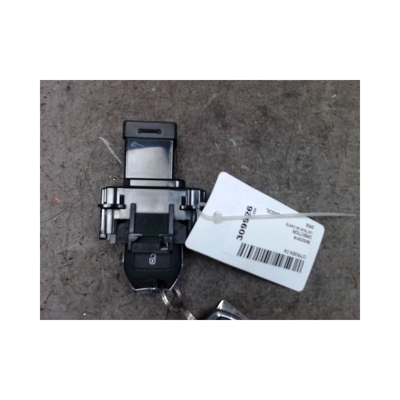 LECTEUR DE CARTE CITROEN C4