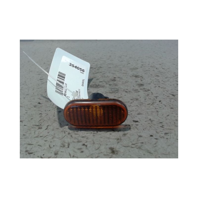REPETITEUR AILE DROIT RENAULT CLIO