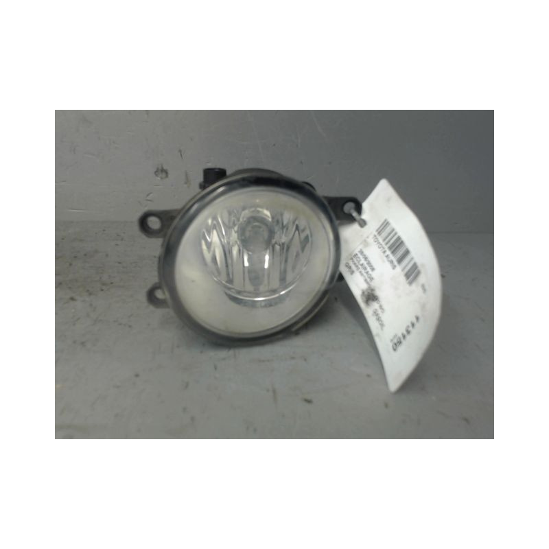 PHARE ANTIBROUILLARD AVANT DROIT TOYOTA AURIS