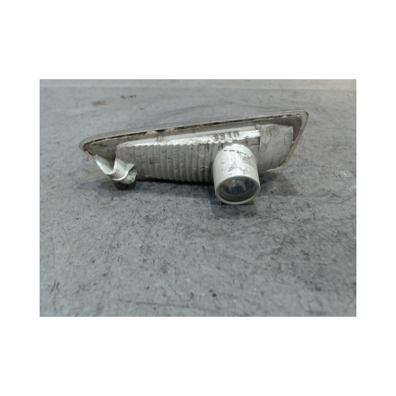 REPETITEUR AILE DROIT OPEL ASTRA