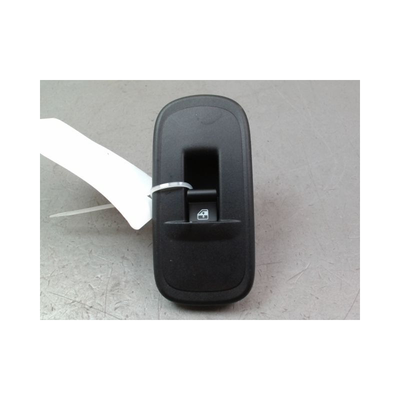 COMMANDE LEVE-GLACE PORTE AVD FIAT 500 2007-