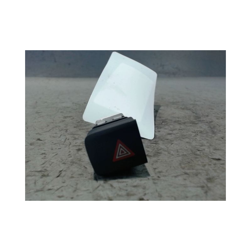 BOUTON DE WARNING CITROEN BERLINGO FOURGON 2008-