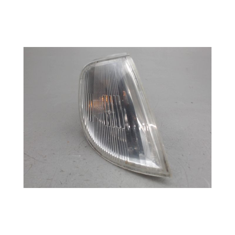 CLIGNOTANT DROIT CITROEN SAXO