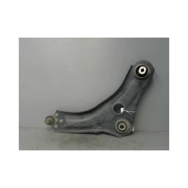 TRIANGLE INFERIEUR AVANT DROIT RENAULT MEGANE
