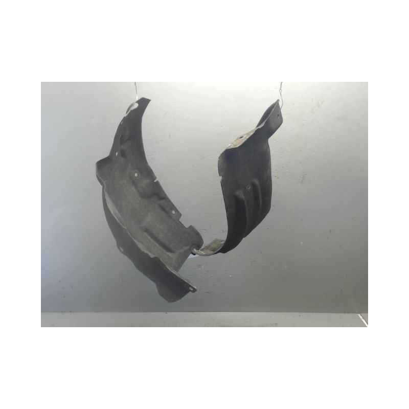 PARE-BOUE AVANT DROIT RENAULT MEGANE